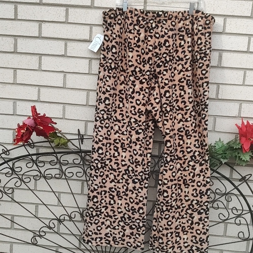 Leopard PJs* - Picture 9 of 11